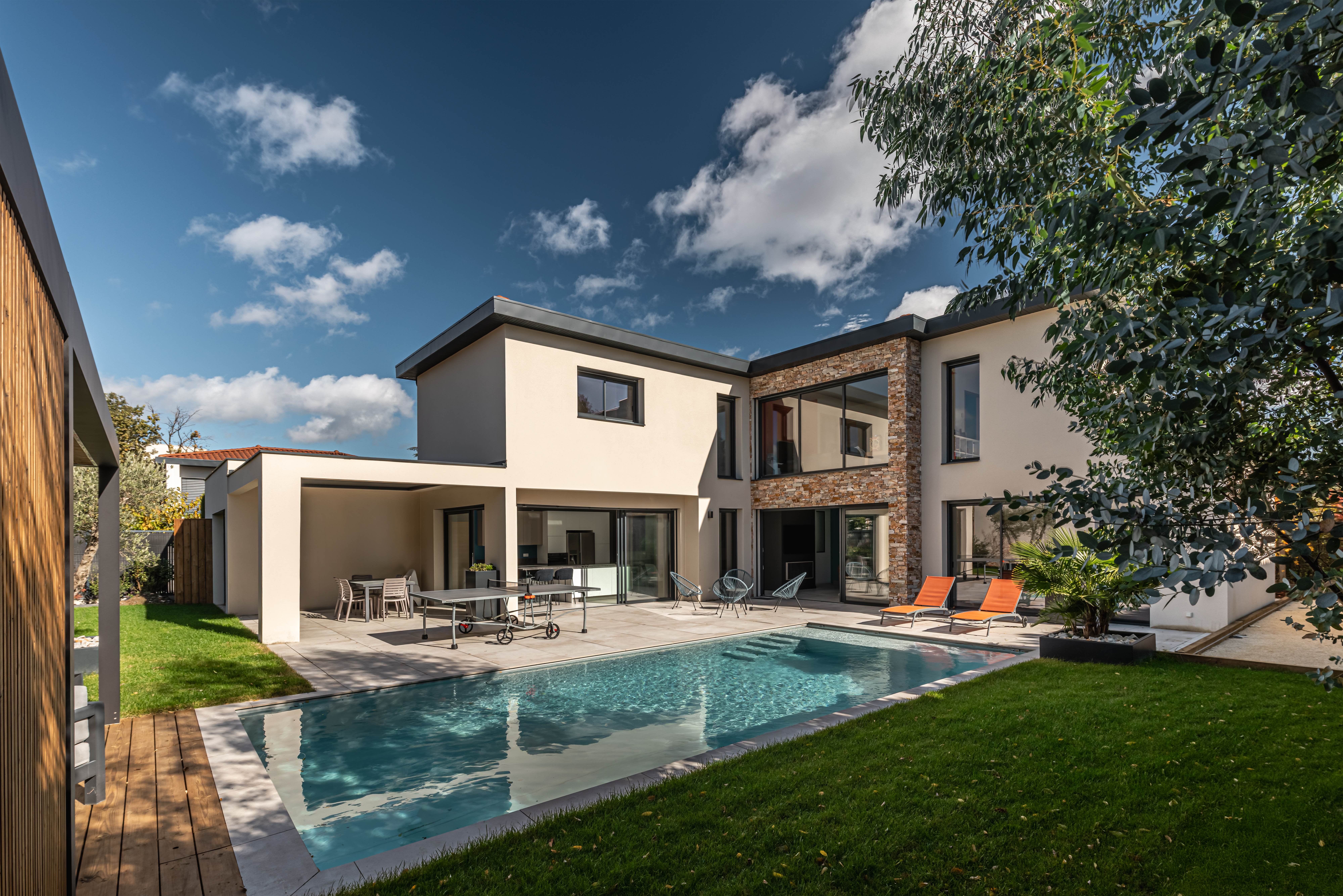 Maison moderne de 200m2 avec sous-sol !